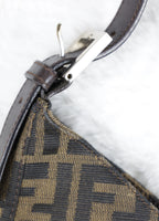 Fendi Mama Baguette detail gesp rechts