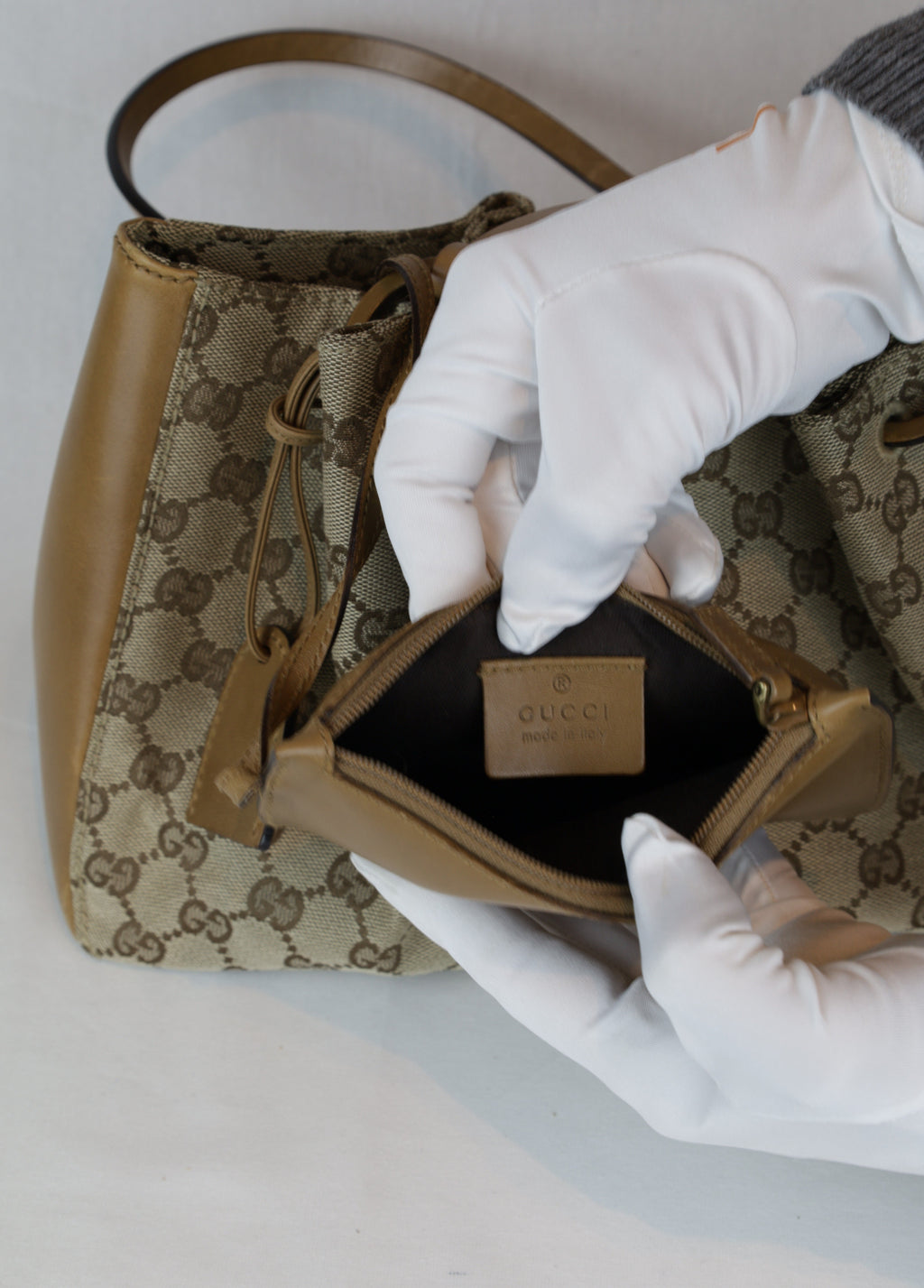 Gucci Canvas Medium Tote brand mark