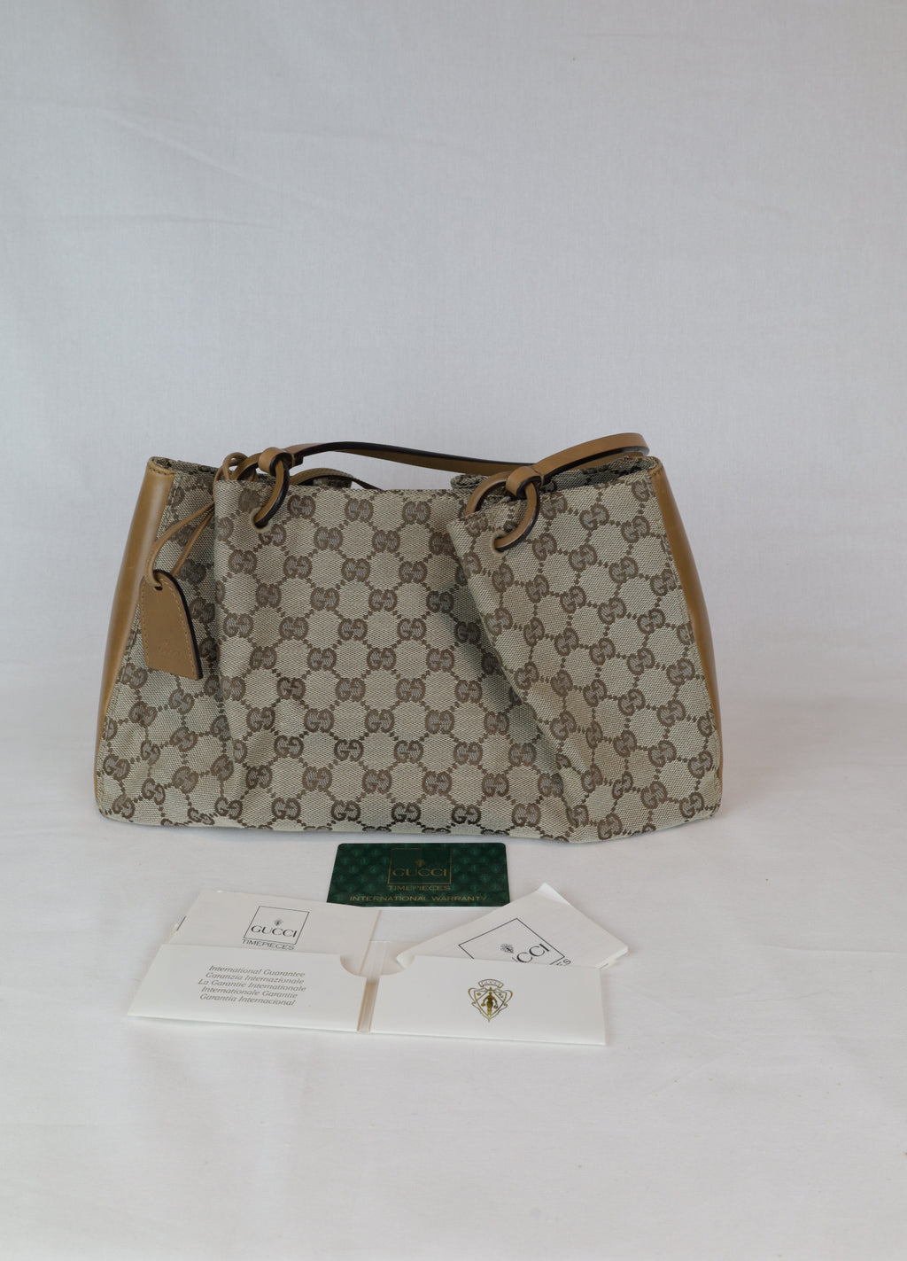 Gucci Canvas Medium Tote certificaten Laulau Treasures