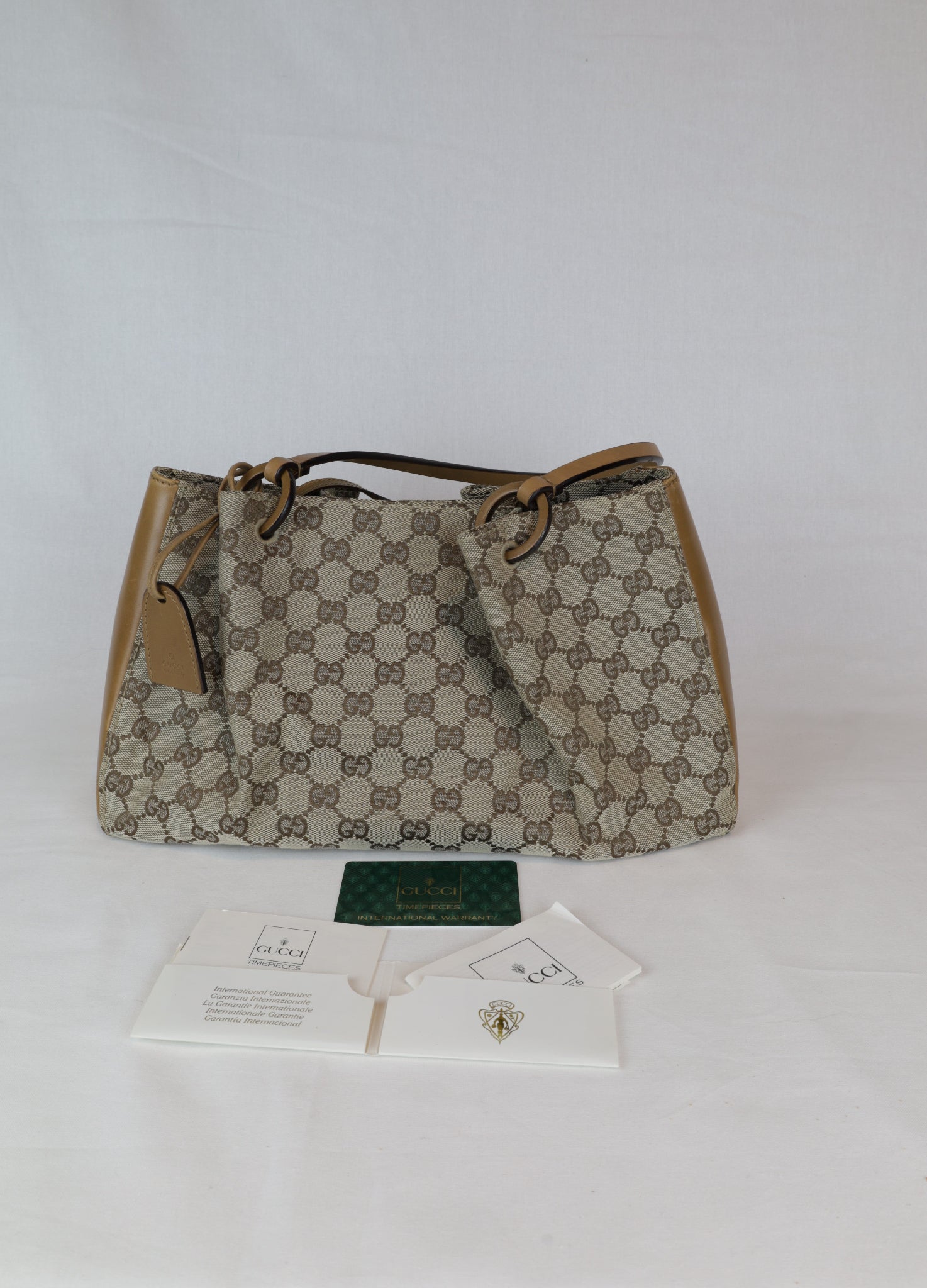 Gucci Canvas Medium Tote certificaten Laulau Treasures