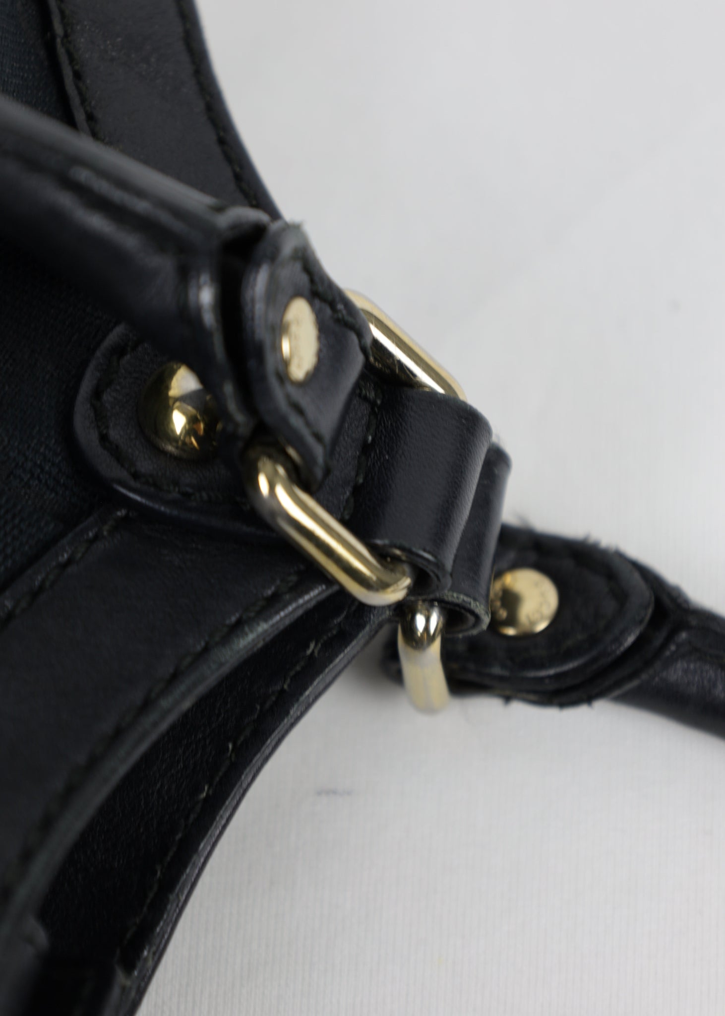 Gucci Sukey Tote Bag zwart detail hengsel LauLau Treasures