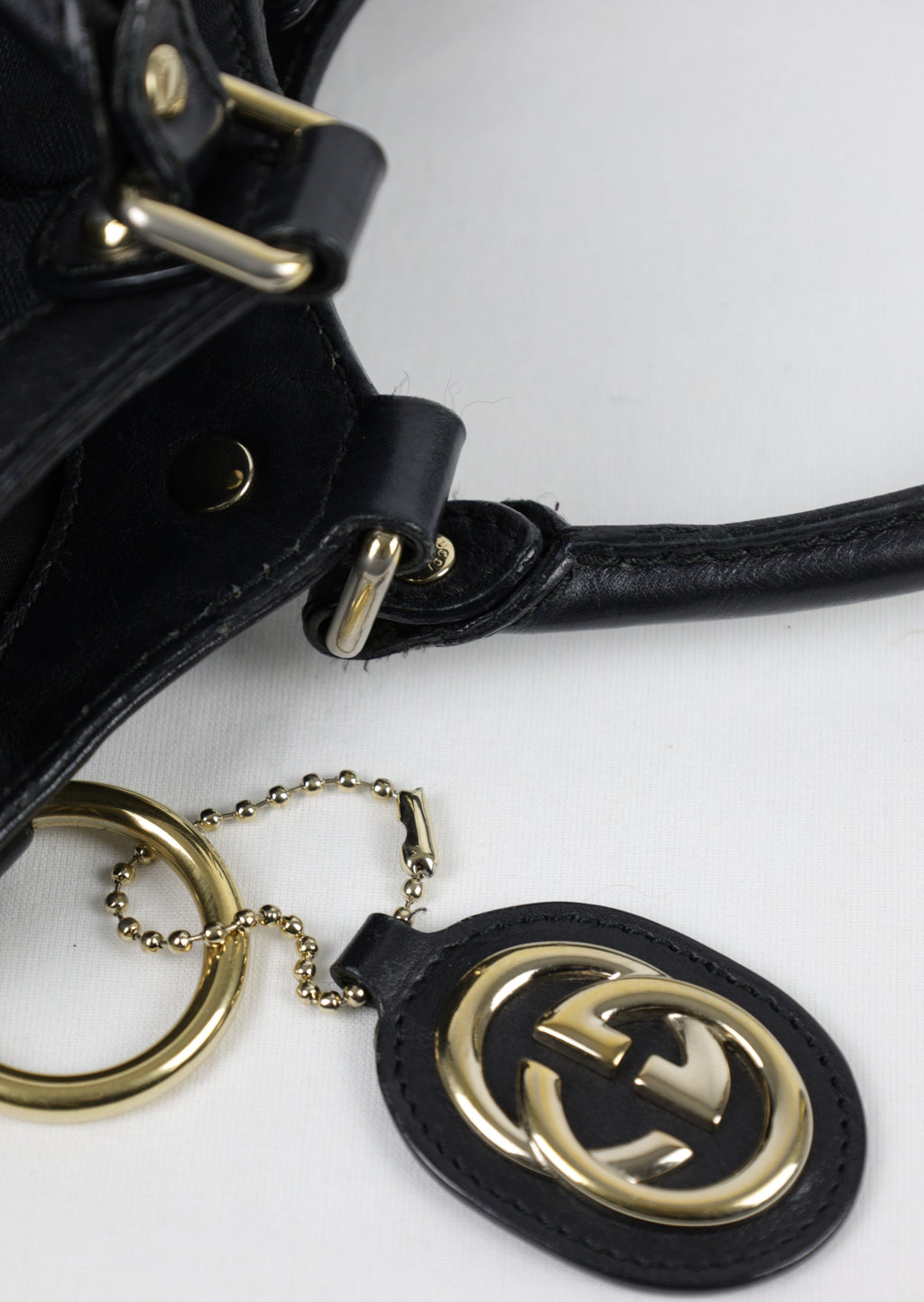 Gucci Sukey Tote Bag zwart detail logo LauLau Treasures
