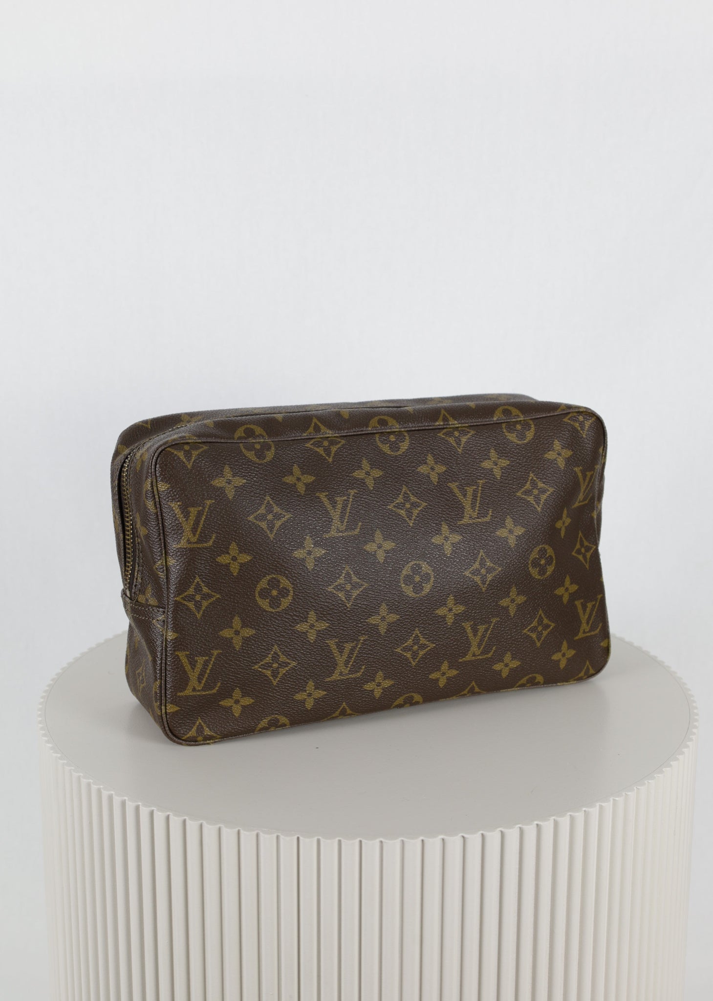 Vintage Louis Vuitton Trousse Toilette 28 voorkant Laulau Treasures