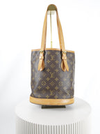 Vintage Louis Vuitton Mini Bucket bag in Monogram canvas - achteraanzicht | Laulau Treasures