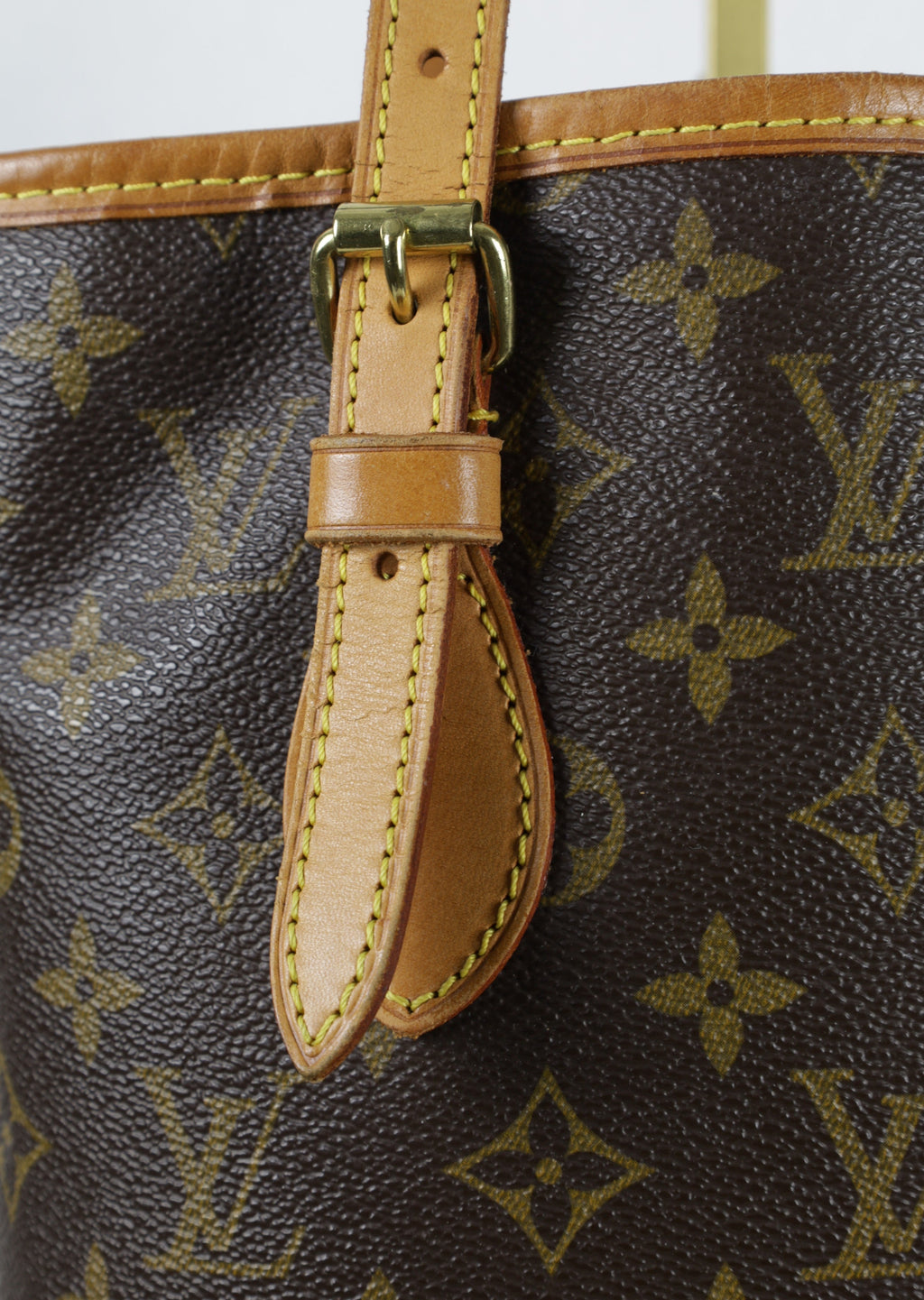 Vintage Louis Vuitton Mini Bucket bag in Monogram canvas - detail gesp 3 | Laulau Treasures