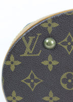 Vintage Louis Vuitton Mini Bucket bag in Monogram canvas - detail onderkant 1 | Laulau Treasures