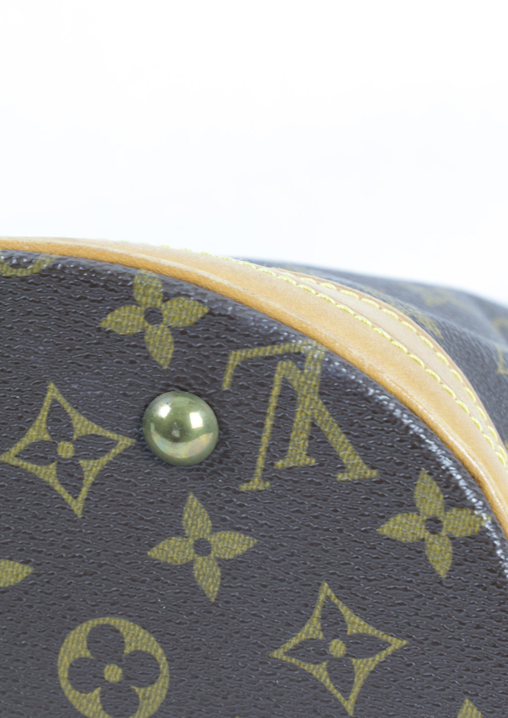 Vintage Louis Vuitton Mini Bucket bag in Monogram canvas - detail onderkant 3 | Laulau Treasures