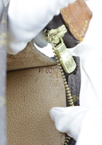 Vintage Louis Vuitton Mini Bucket bag in Monogram canvas - datum code portemonnee | Laulau Treasures
