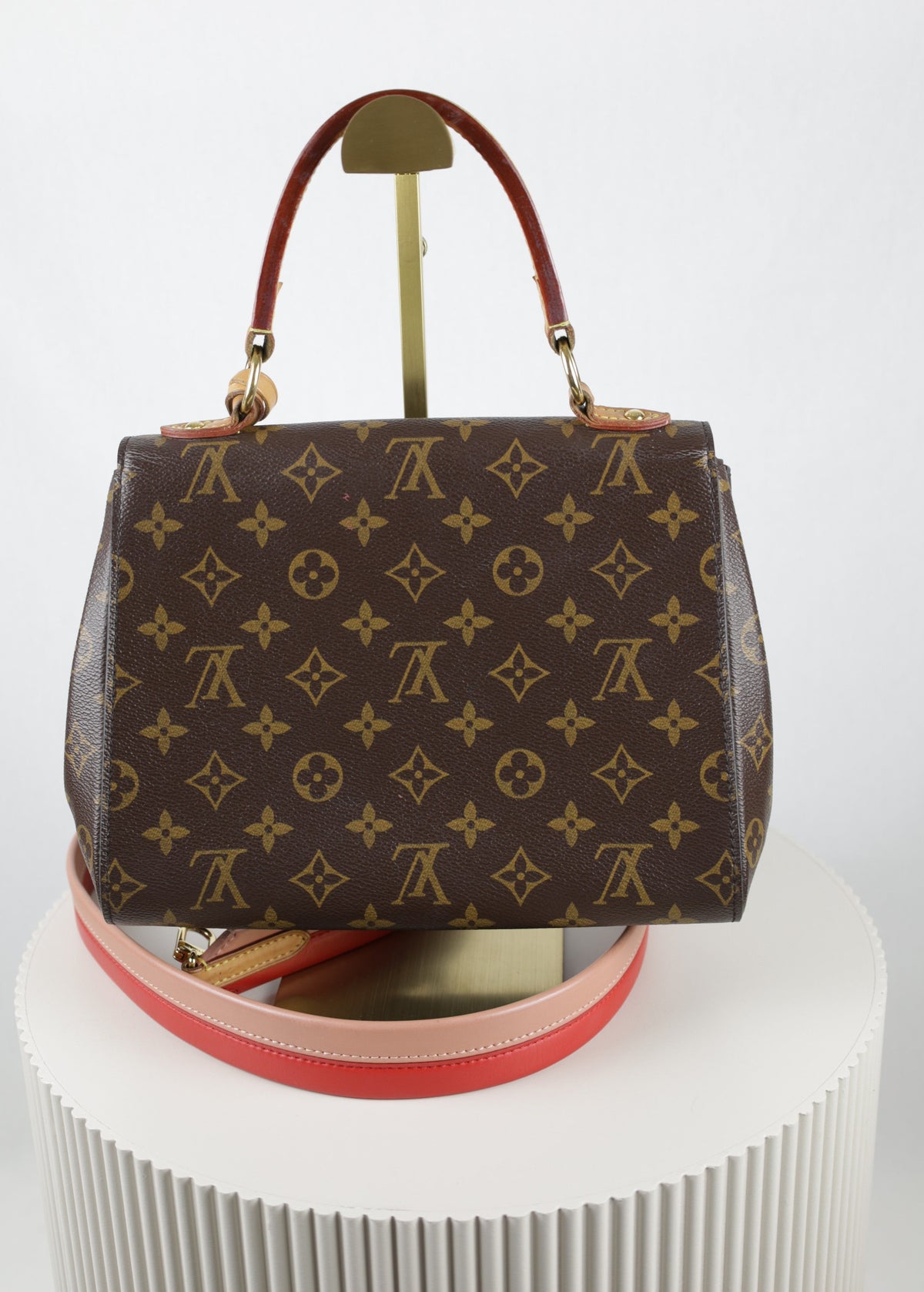 Vintage Louis Vuitton Cluny BB met strap - achteraanzicht - Laulau Treasures
