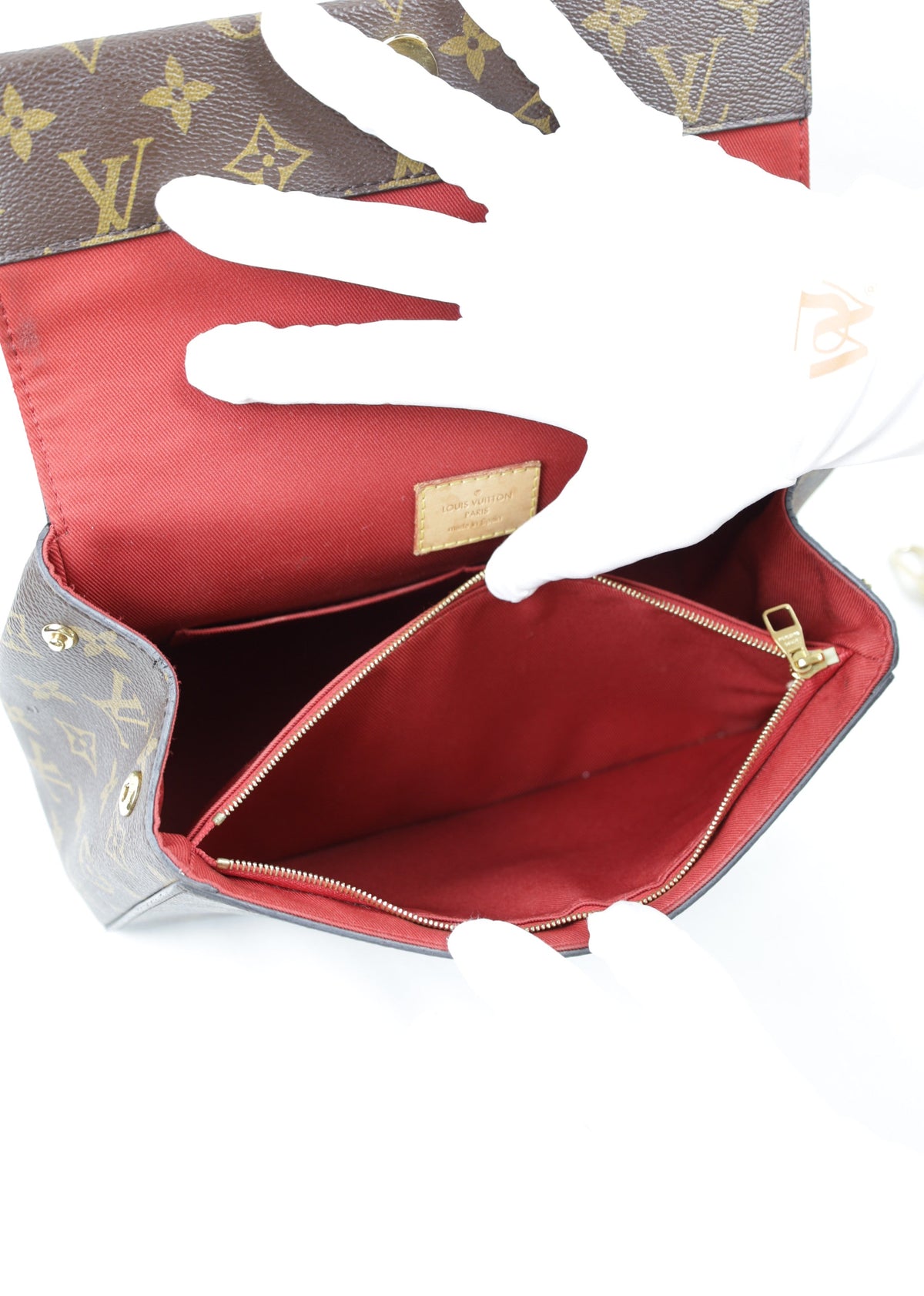 Vintage Louis Vuitton Cluny BB met strap - detail afgesloten compartiment - Laulau Treasures
