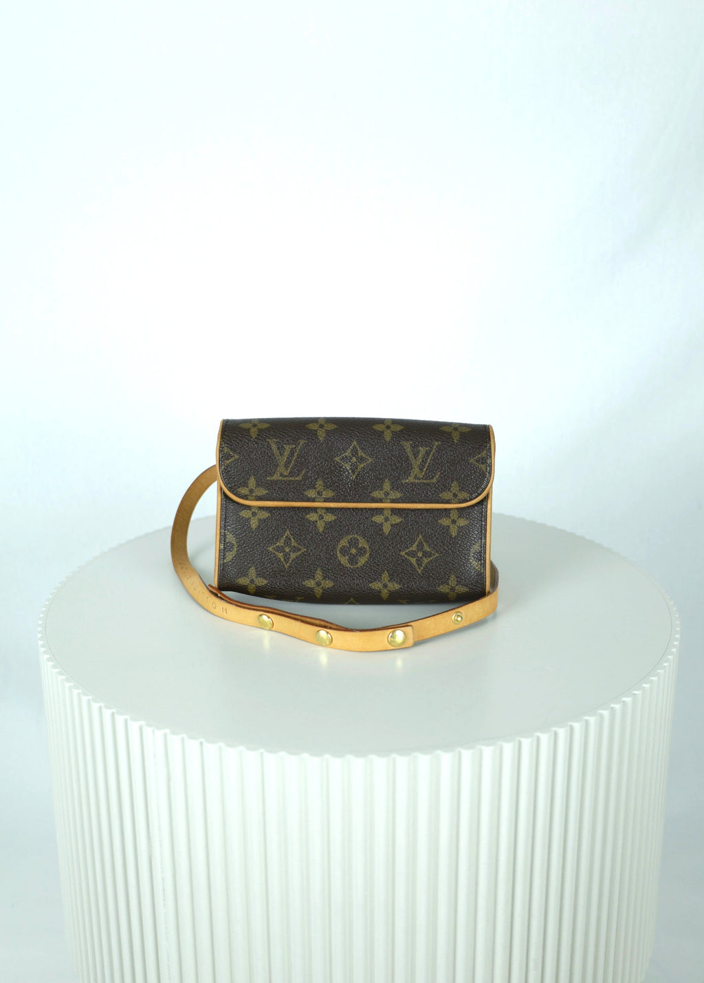 Vintage Louis Vuitton Pochette Florentine voorzijde Laulau Treasures