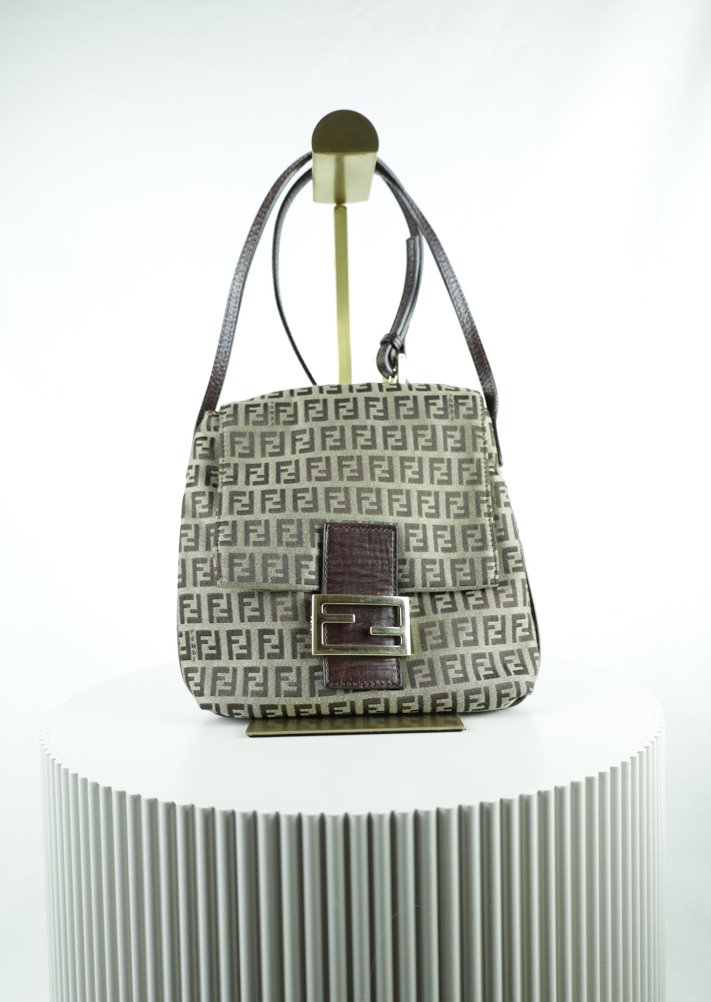 Vintage Fendi Flap voorkant Laulau Treasures